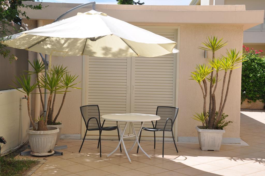 Cosy Studio With Garden / Individual Apartment เอเธนส์ ภายนอก รูปภาพ