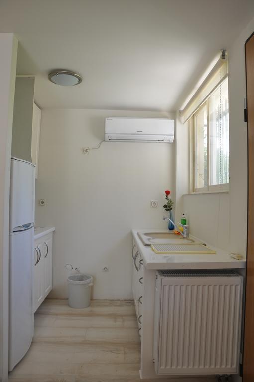Cosy Studio With Garden / Individual Apartment เอเธนส์ ภายนอก รูปภาพ